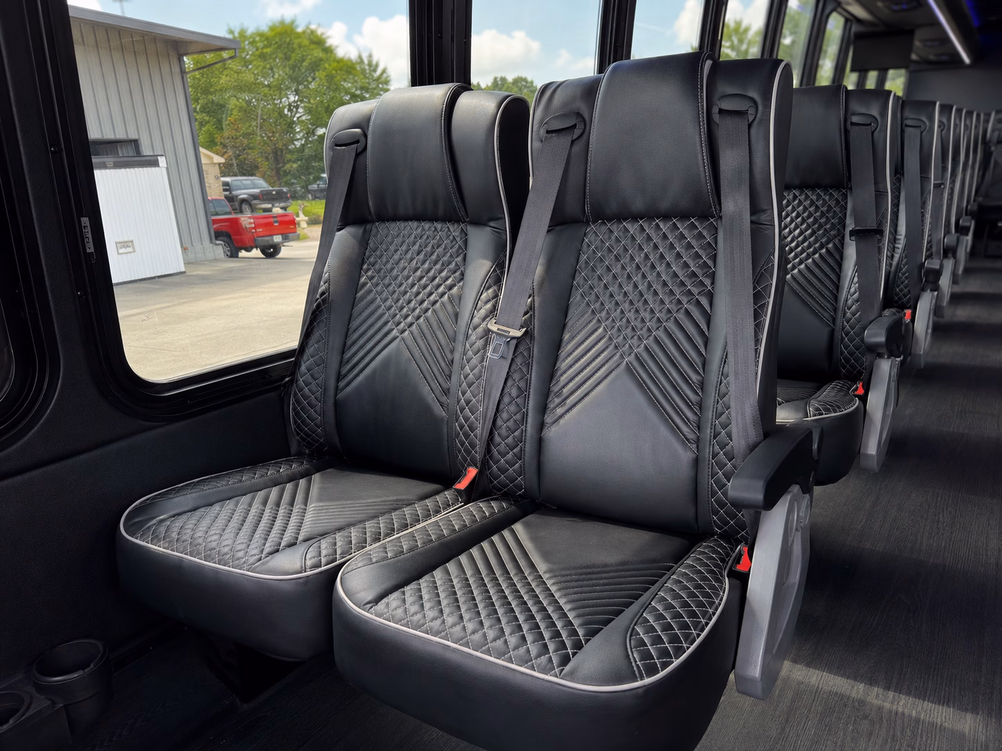 charter buses to paw paw wine trail and southwest michigan wineries