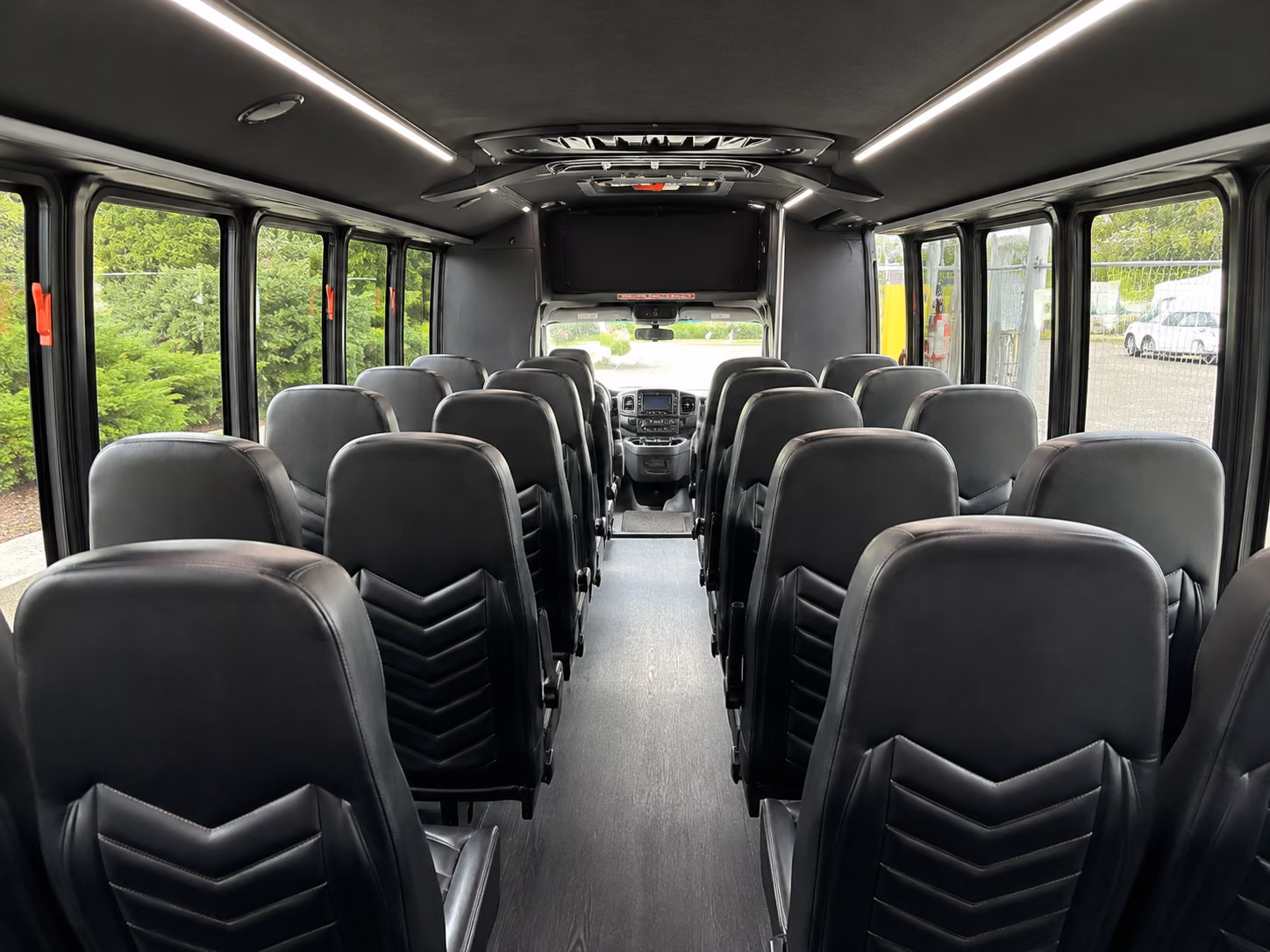 minibuses and charter buses to detroit museums and science centers