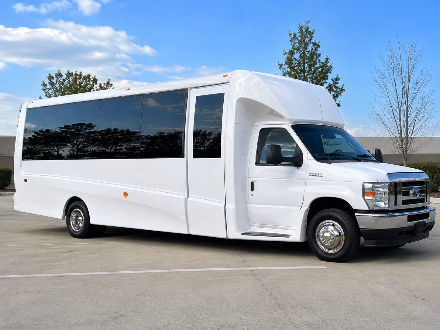 rehearsal dinner minibuses keep the whole weekend running smoothly