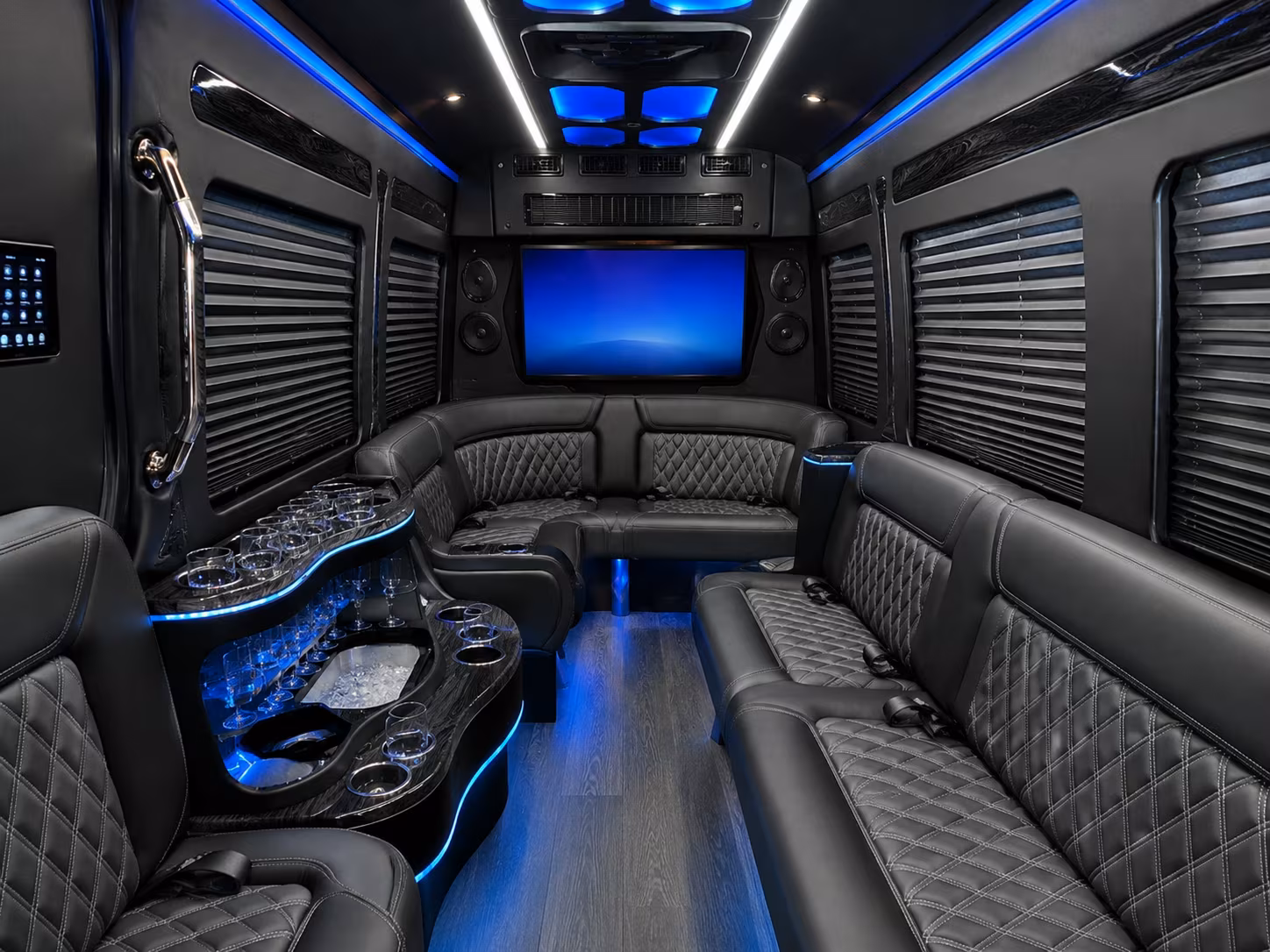 view instant online quotes for dtw airport transfers supporting military and government travel